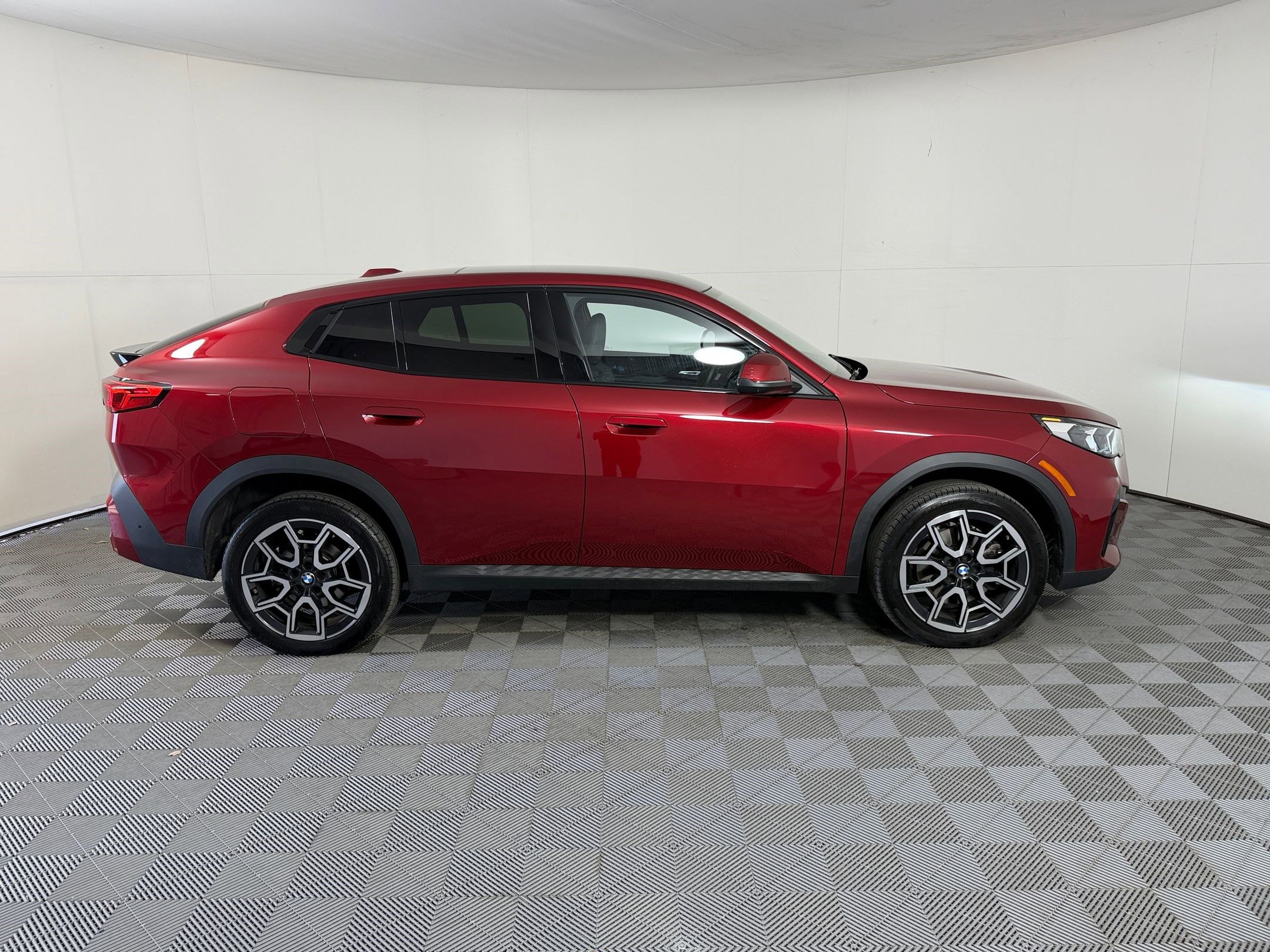 Used 2025 BMW X2 xDrive28i AWD/4WD image 20