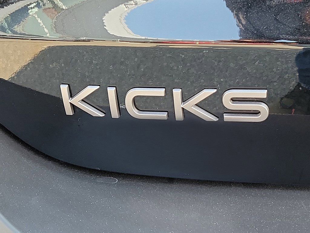 New 2025 Nissan Kicks SR w/ SR Premium Package image 7