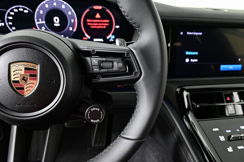 Used 2025 Porsche Panamera RWD image 11