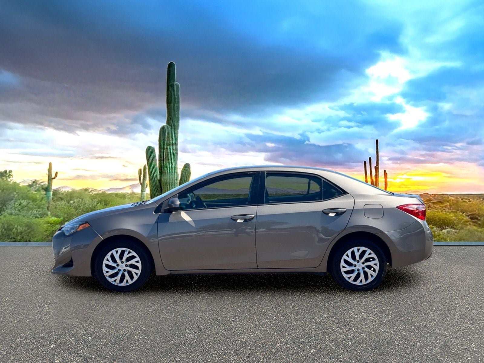 Used 2019 Toyota Corolla LE FWD image 3