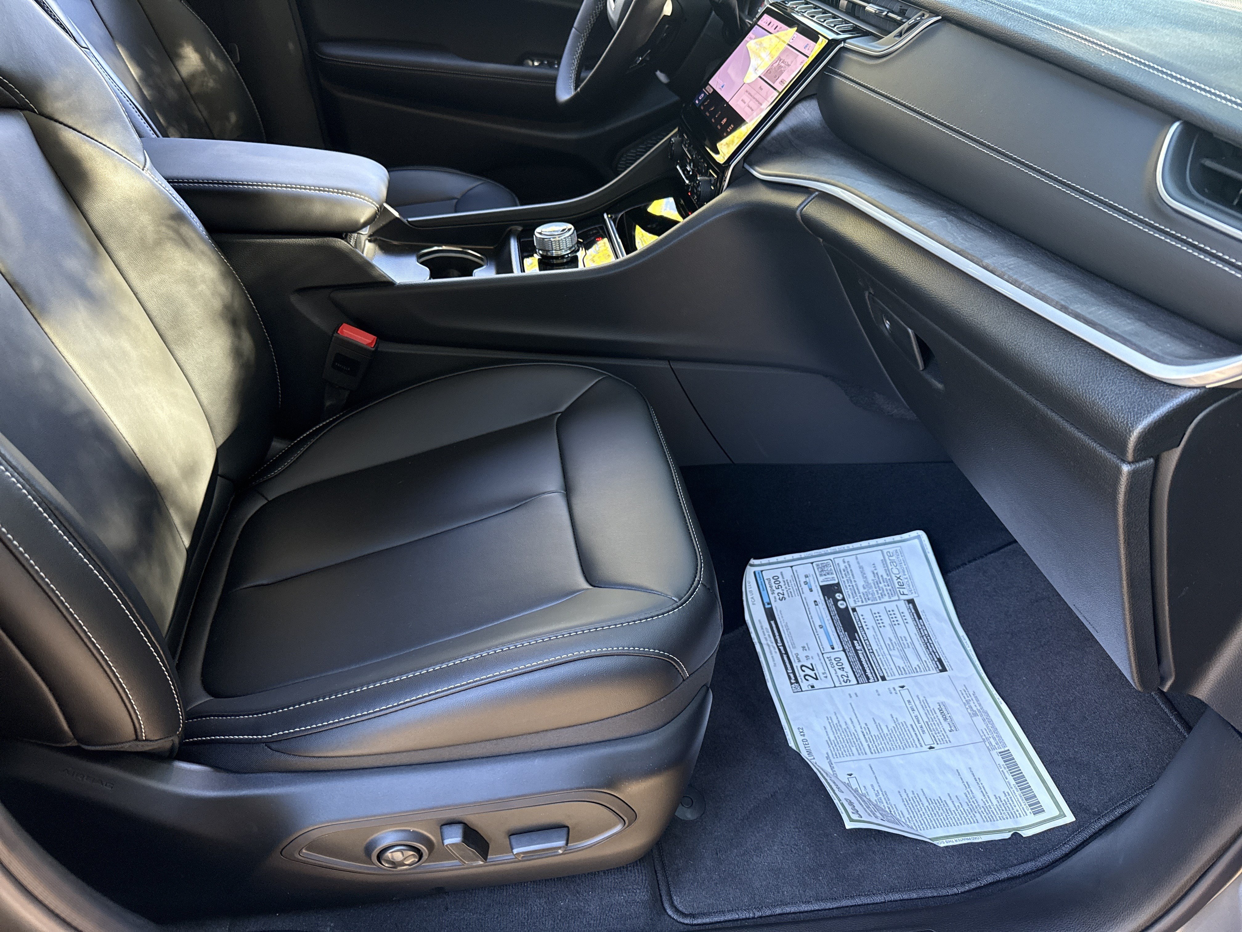 New 2025 Jeep Grand Cherokee Limited w/ Black Appearance Package RWD image 12