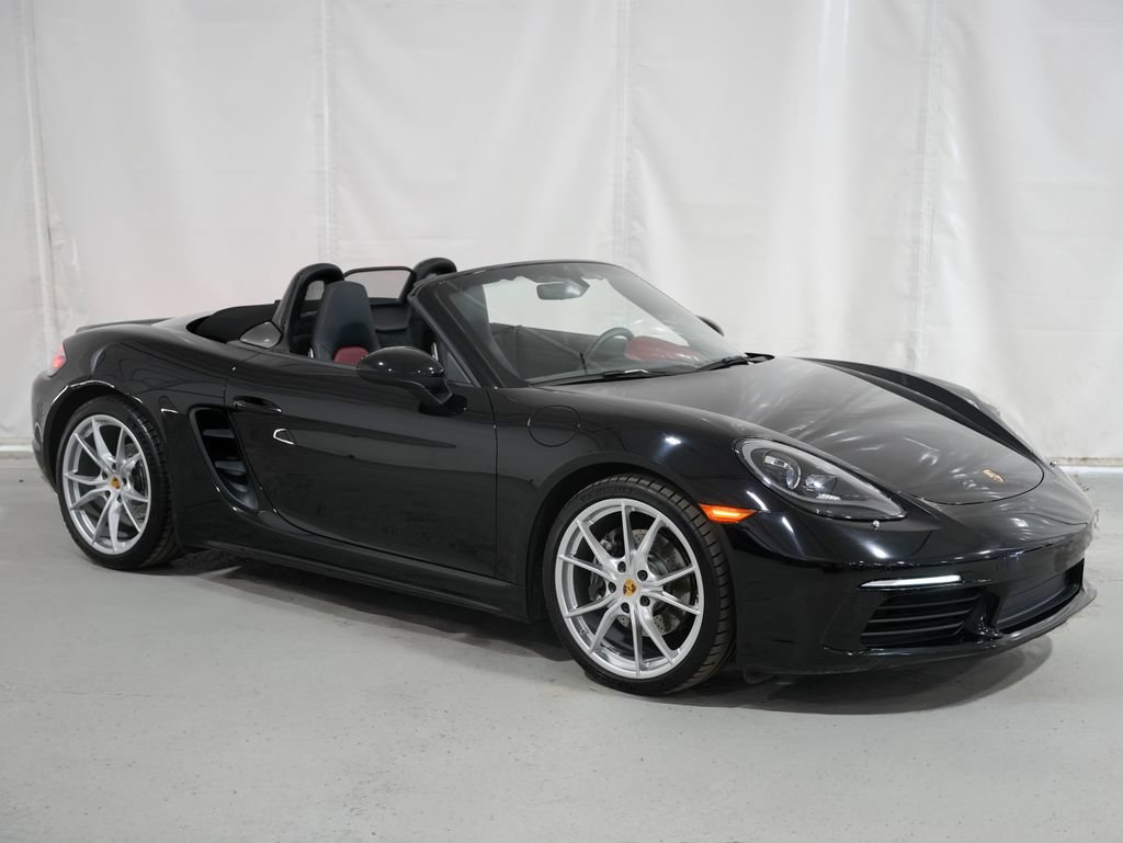 Used 2017 Porsche 718 Boxster RWD image 8