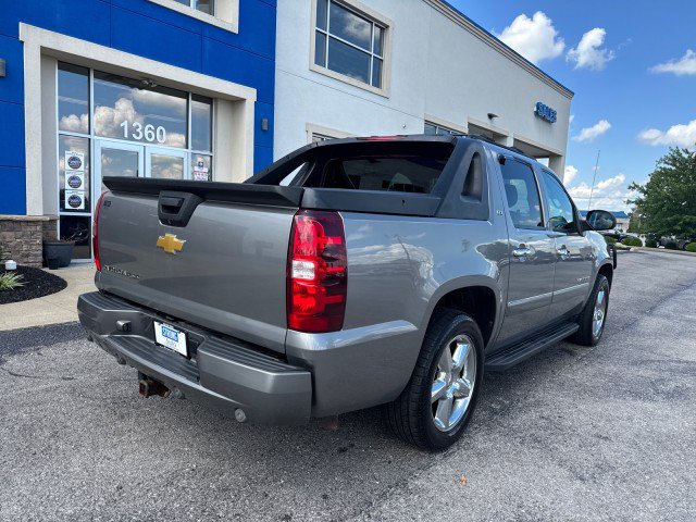 Used 2012 Chevrolet Avalanche LTZ AWD/4WD image 14