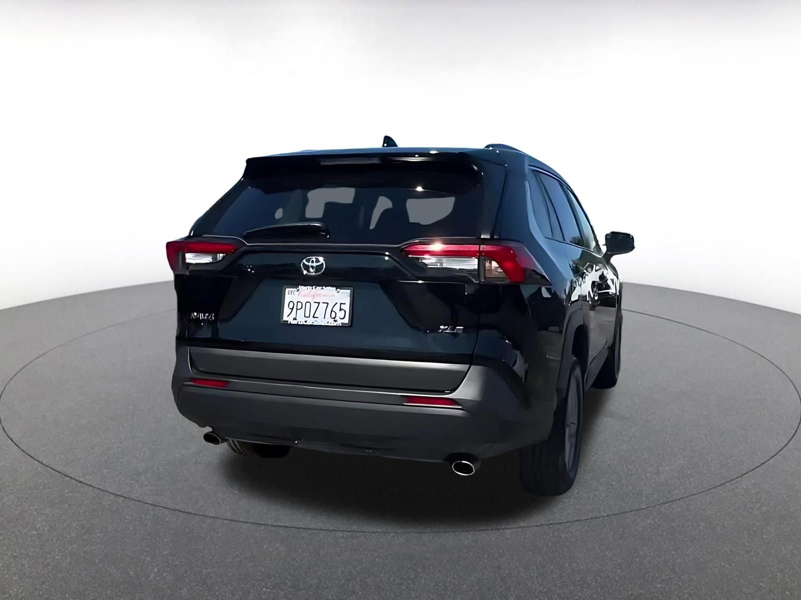 Used 2025 Toyota RAV4 XLE w/ Weather Package FWD image 14