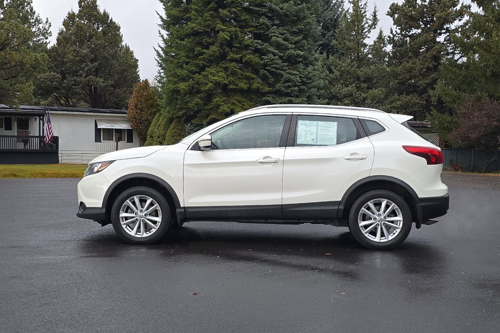 Used 2017 Nissan Rogue Sport SV image 8