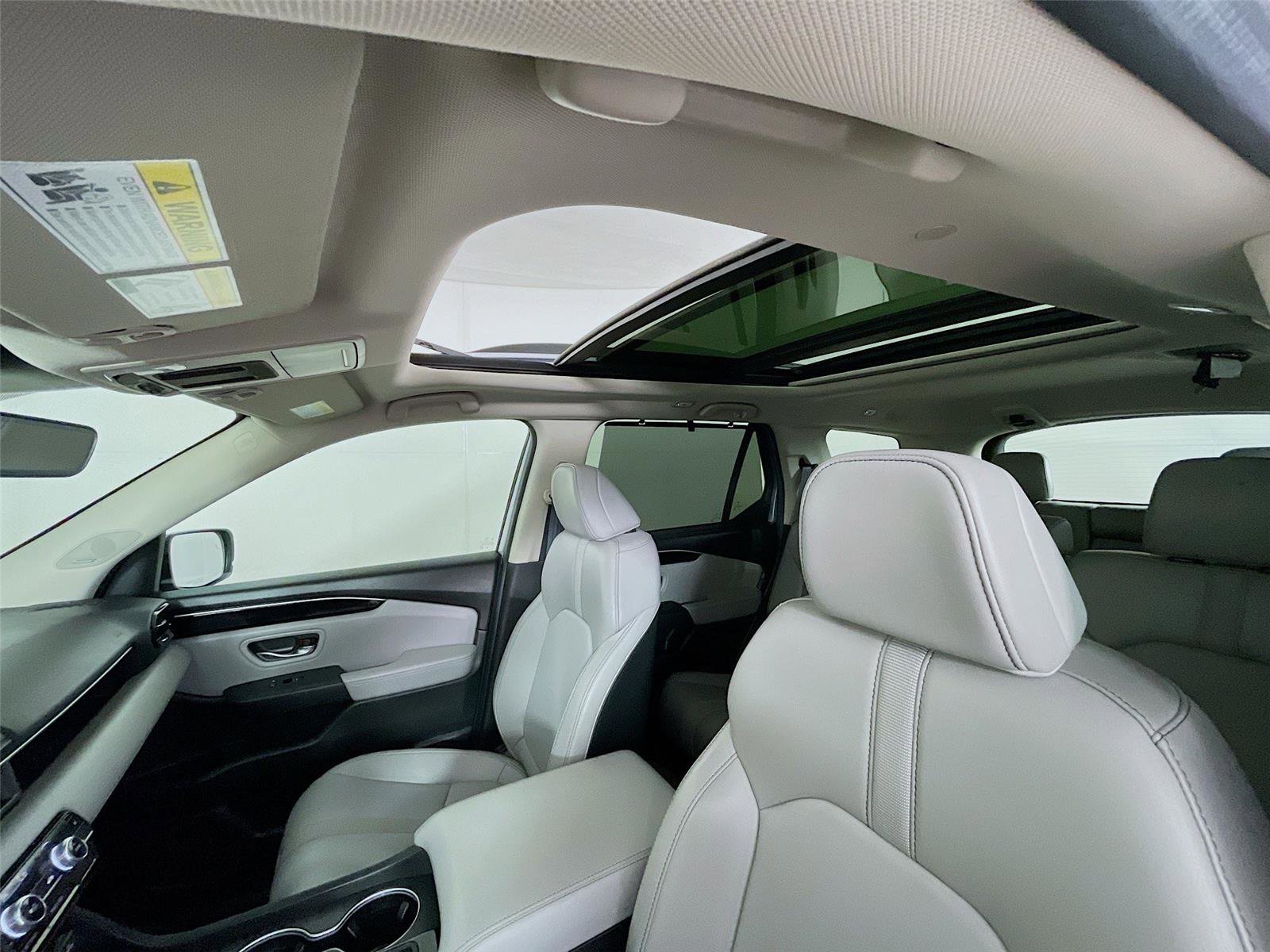 Used 2025 Honda Pilot Touring image 14