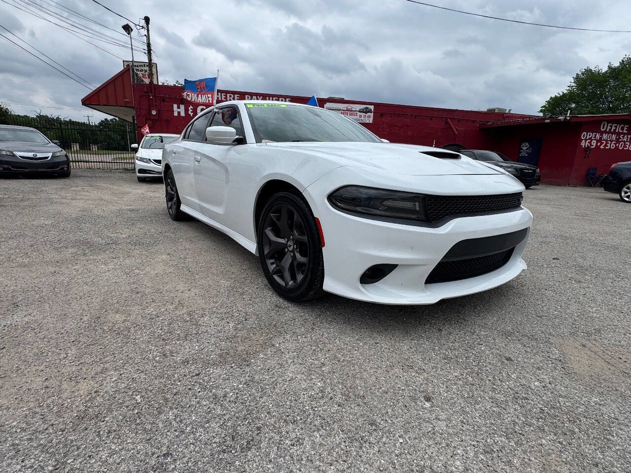 Used 2018 Dodge Charger SXT Plus RWD image 2