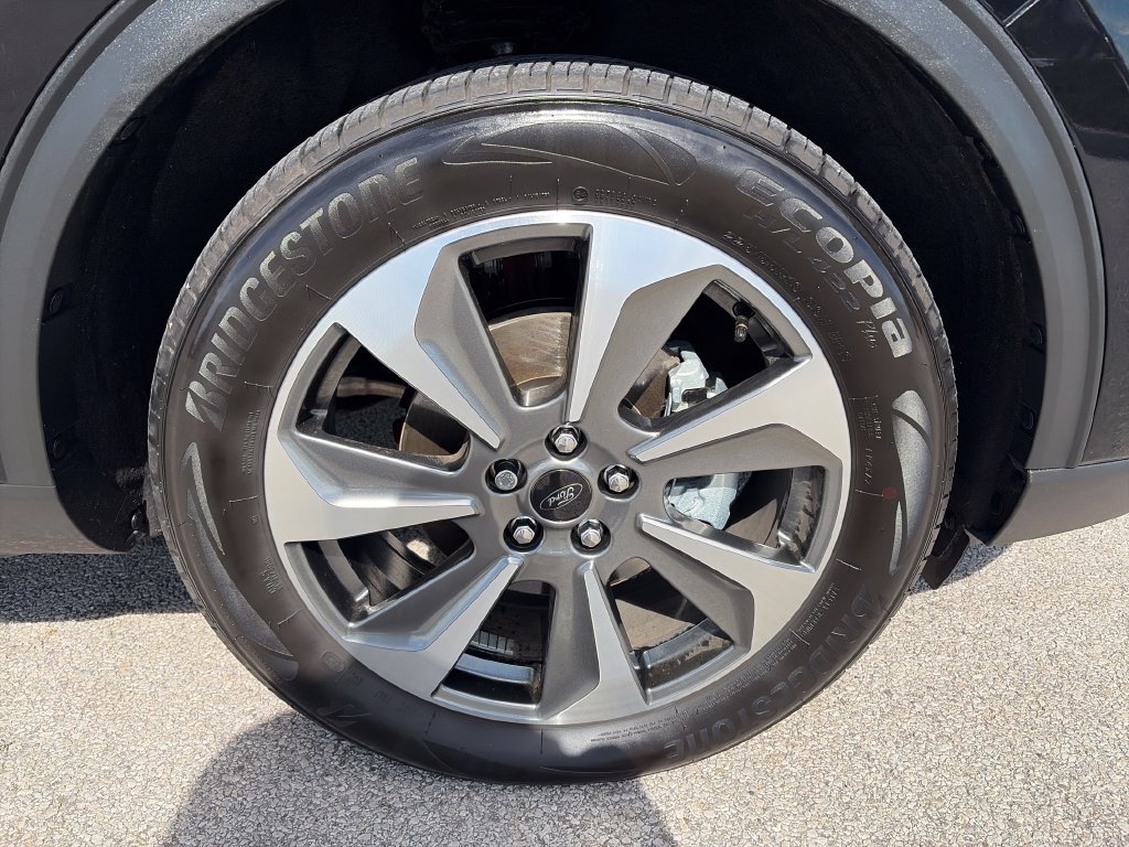 Used 2023 Ford Escape Platinum AWD/4WD image 9