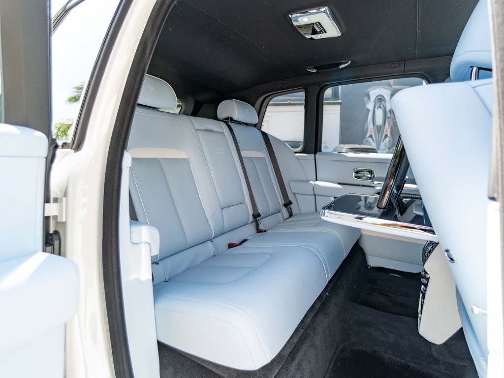 New 2027 Rolls-Royce Cullinan Black Badge AWD/4WD image 37