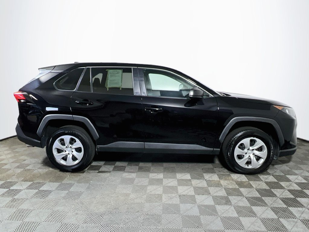 Certified 2022 Toyota RAV4 LE AWD/4WD image 8