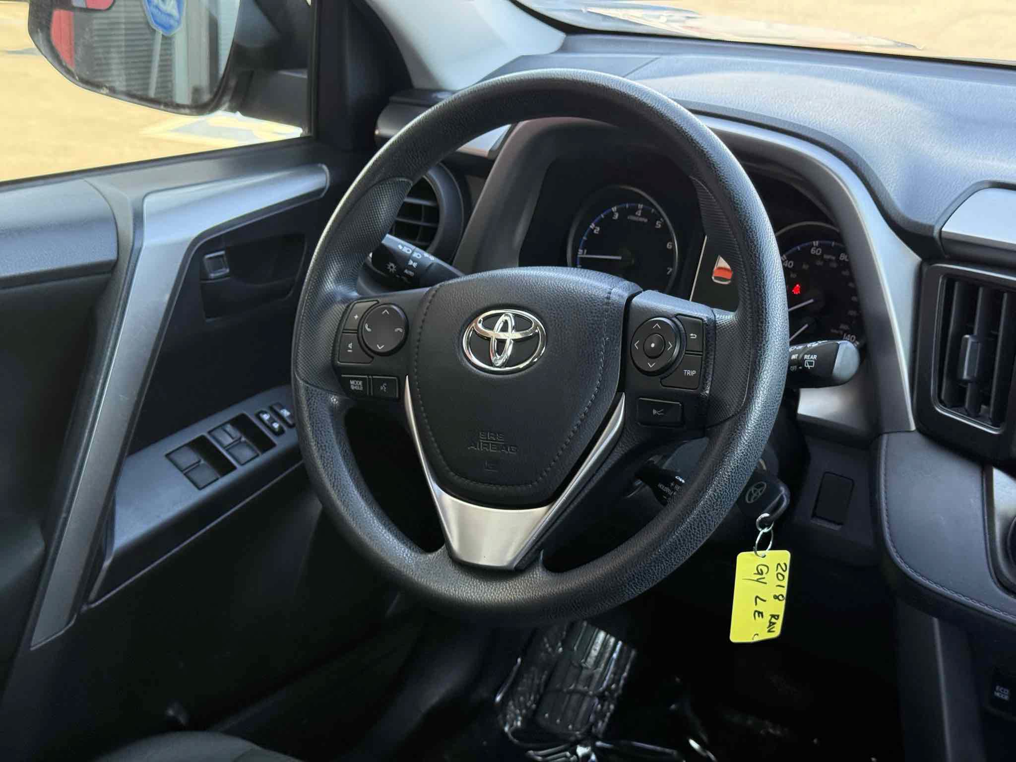 Used 2018 Toyota RAV4 LE w/ All Weather Liner Package FWD image 23
