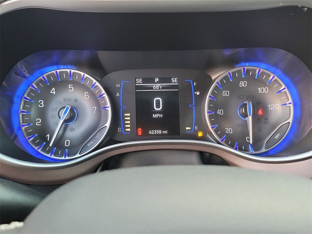 Used 2024 Chrysler Voyager LX image 7