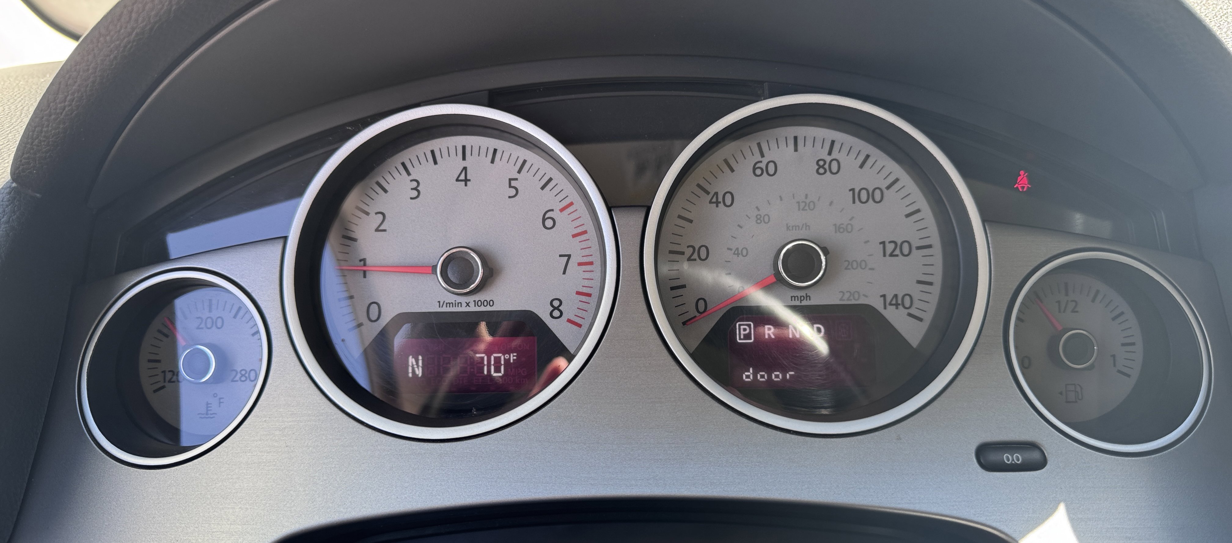 Used 2011 Volkswagen Routan SEL FWD image 17