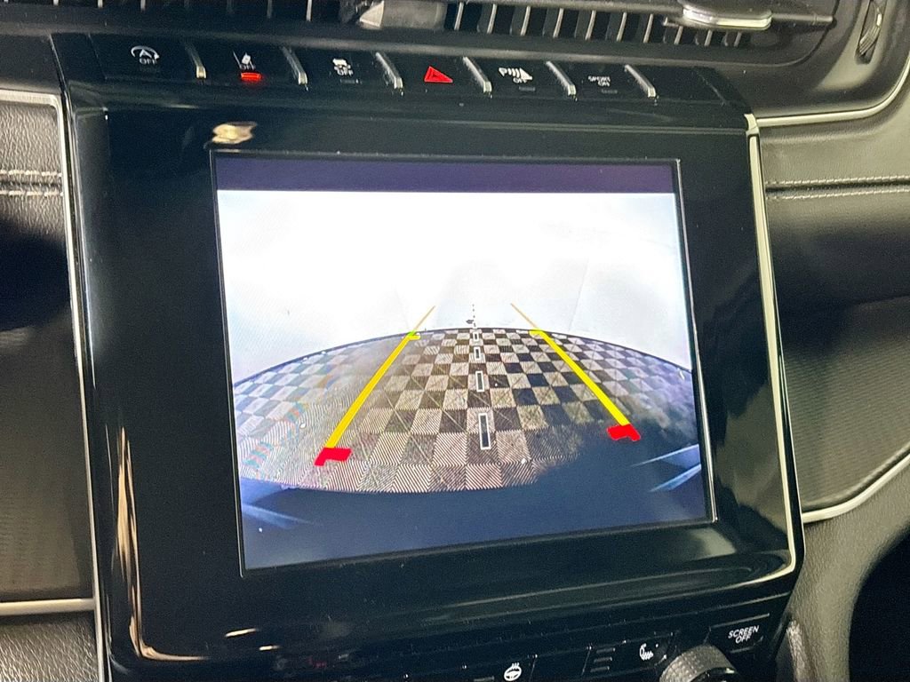 Used 2023 Jeep Grand Cherokee Laredo w/ Luxury Tech Group I image 16