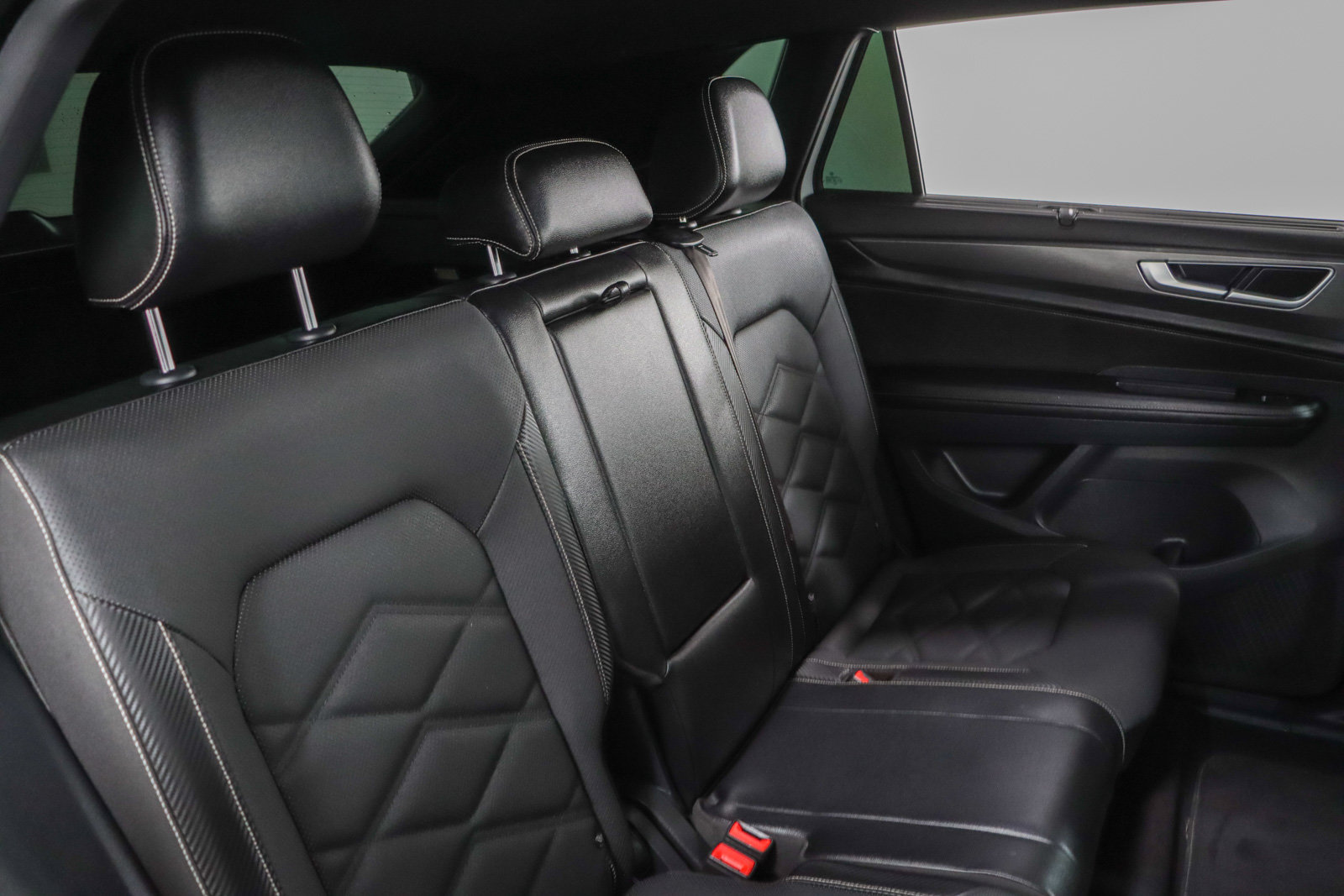 Used 2024 Volkswagen Atlas Cross Sport SE FWD image 28