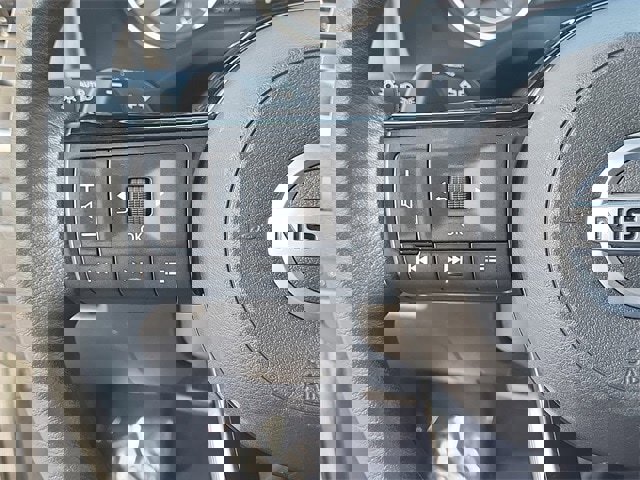 Used 2021 Nissan Rogue SV image 12