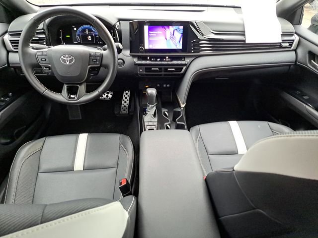 Used 2025 Toyota Camry SE image 10
