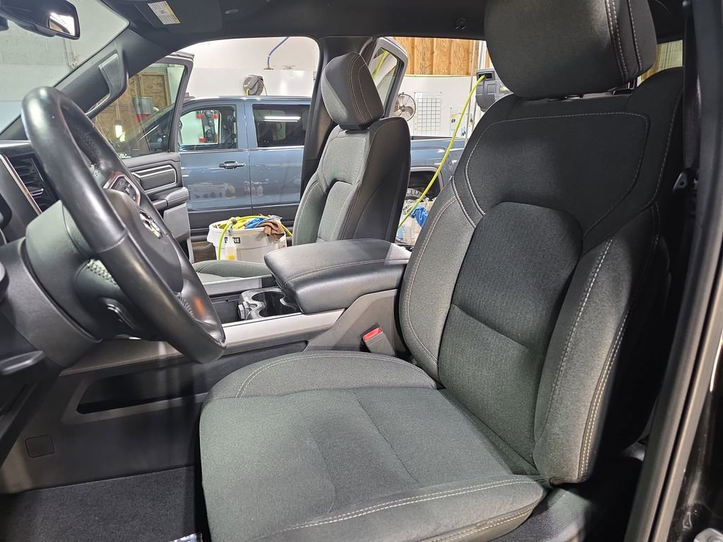 Used 2019 RAM 1500 Big Horn AWD/4WD image 14