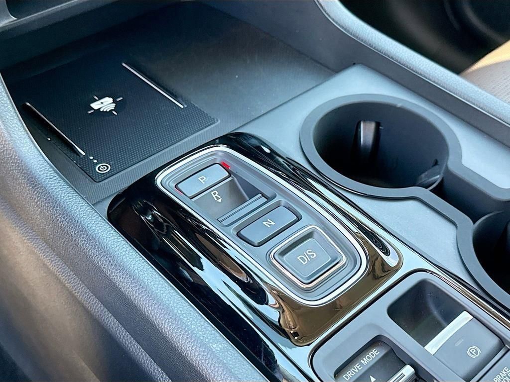 Used 2025 Honda Pilot Elite image 17