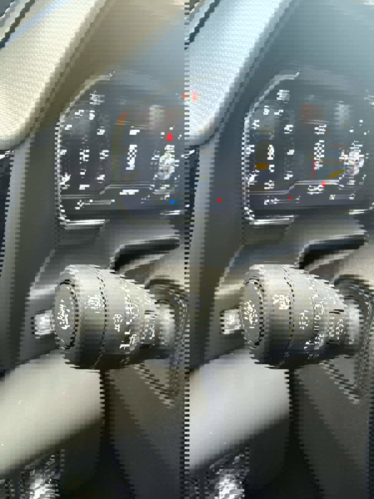 New 2025 GMC Sierra 2500 Denali w/ Denali Reserve Package image 28