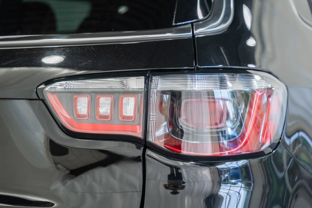 Certified 2025 Jeep Compass Limited AWD/4WD image 6