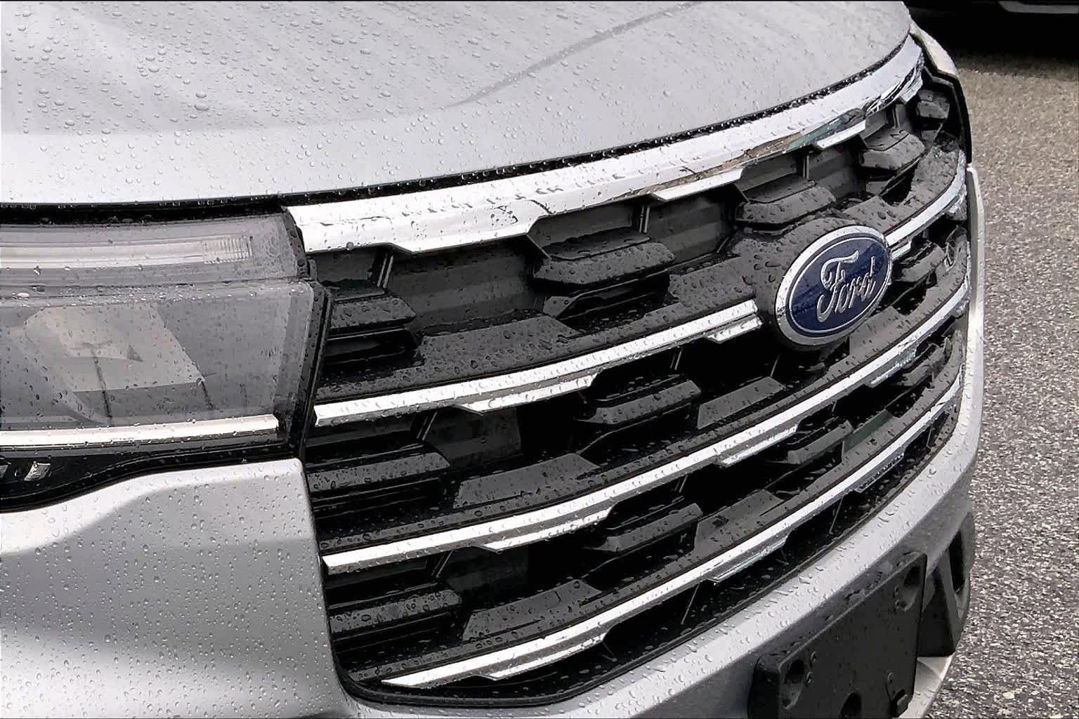 Used 2025 Ford Explorer Active w/ Active Comfort Package RWD image 29