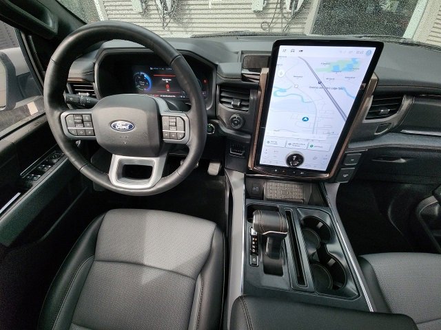 Used 2024 Ford F150 Lightning Lariat image 17