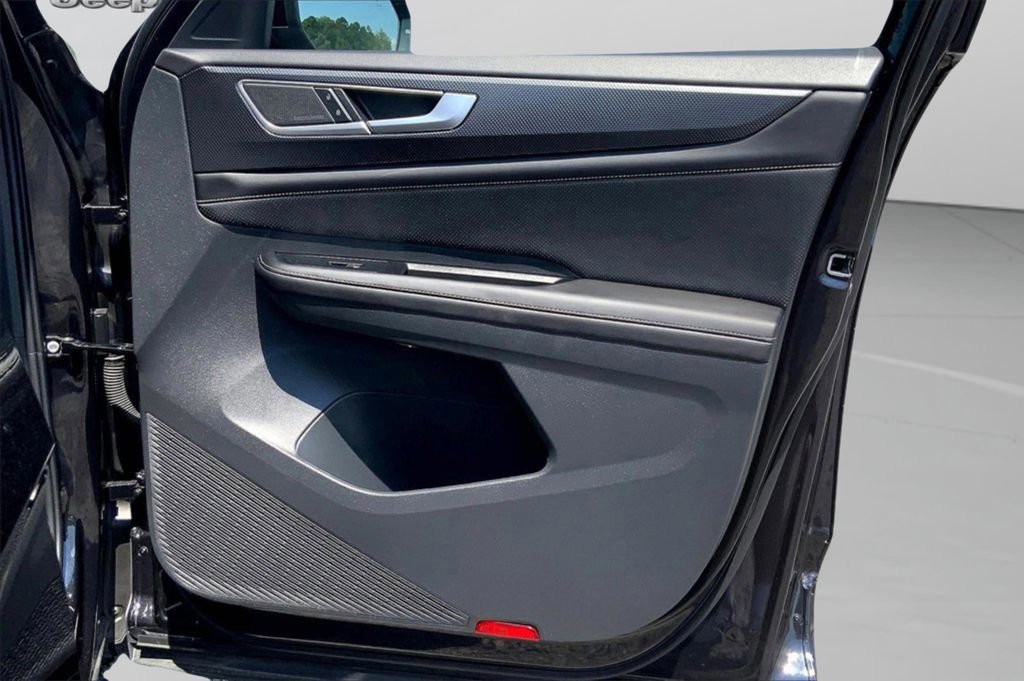 Used 2024 Volkswagen Atlas Cross Sport SEL Premium R-Line image 26