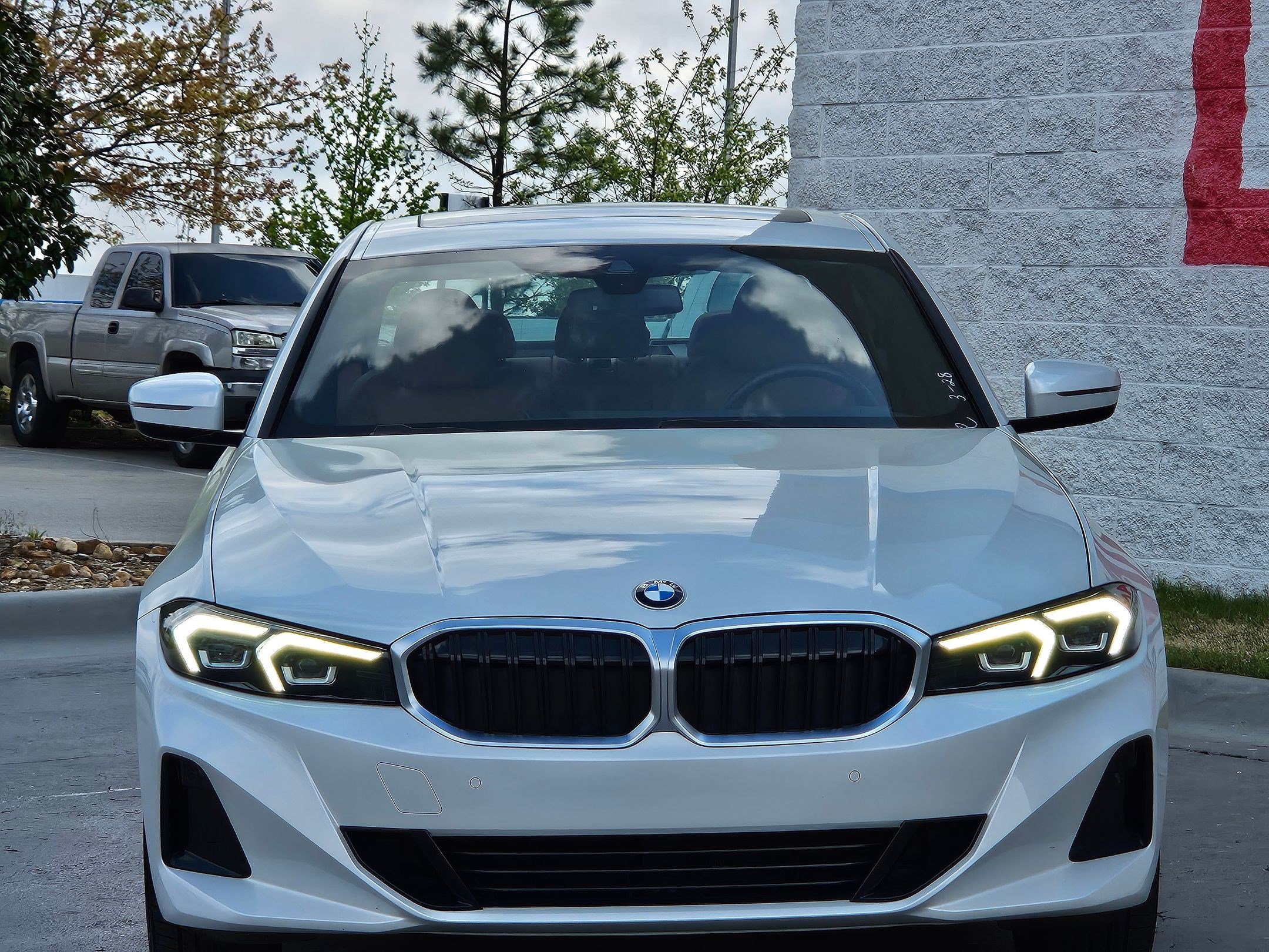 Used 2023 BMW 330i xDrive Sedan image 2