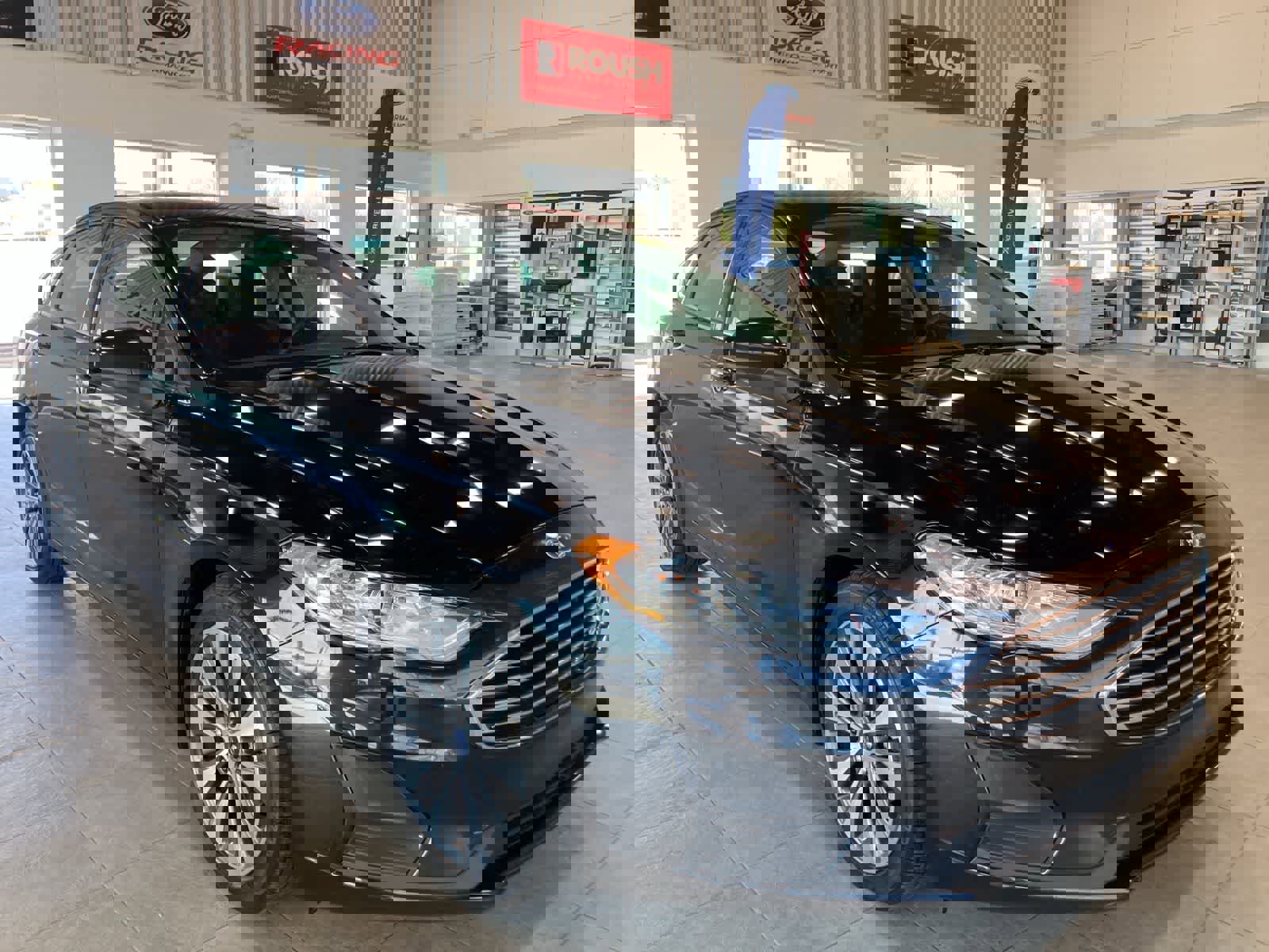 Used 2020 Ford Fusion SE AWD/4WD image 3