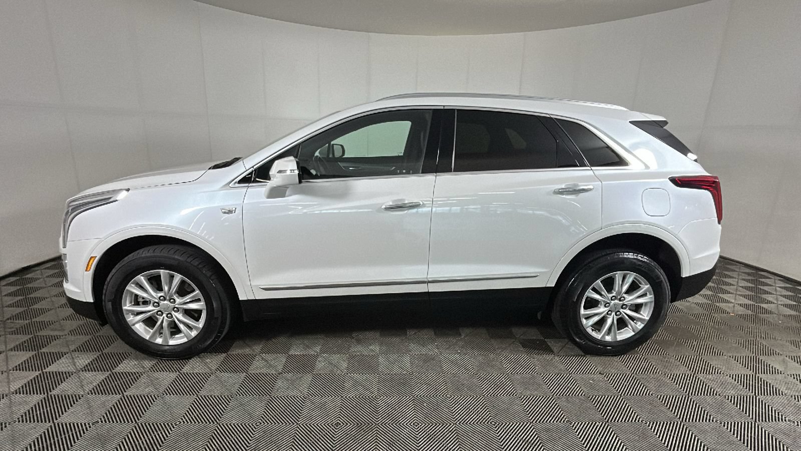 Used 2023 Cadillac XT5 Luxury FWD image 6