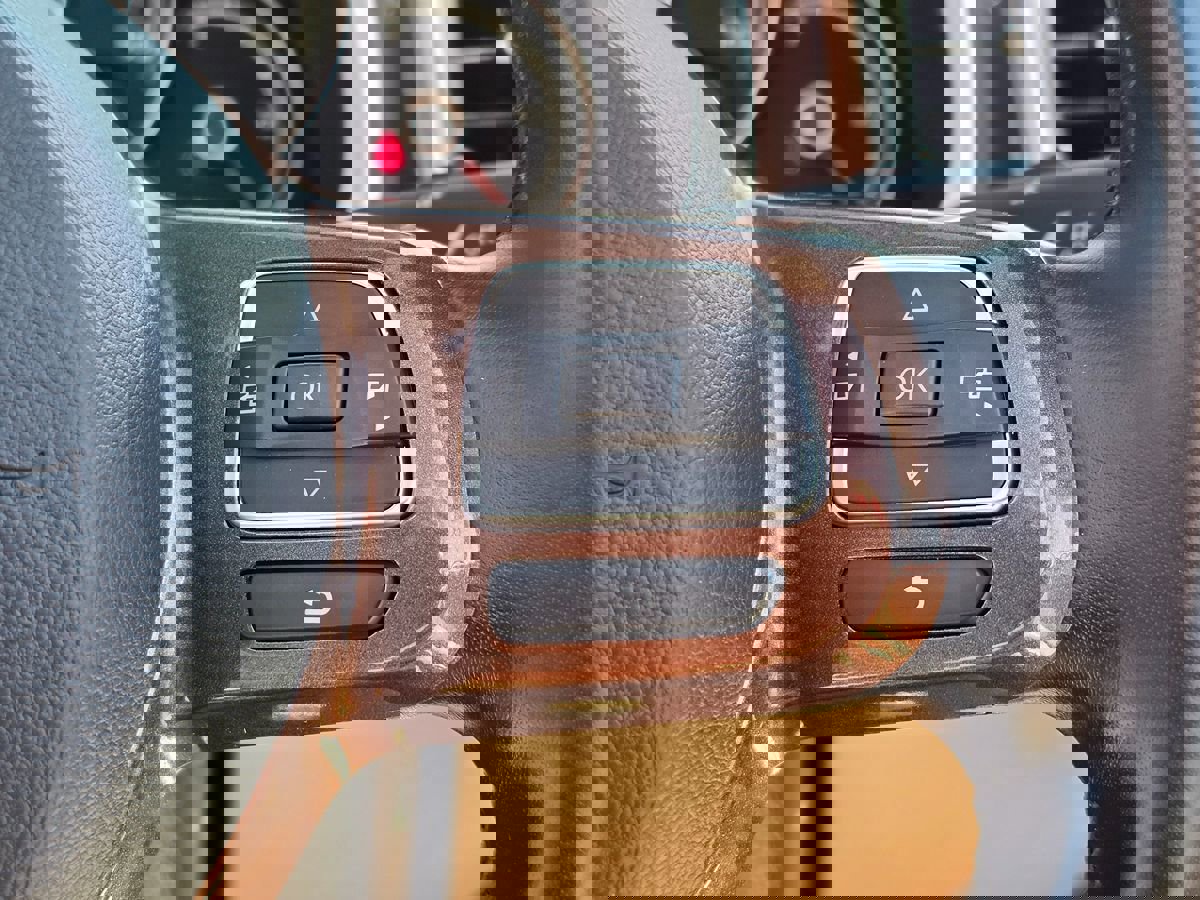 Used 2017 Volkswagen Beetle 1.8T SE FWD image 30