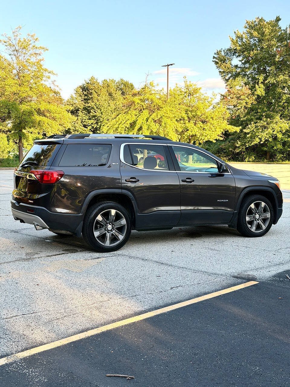 Used 2017 GMC Acadia SLT w/ LPO, Floor Liner Package AWD/4WD image 9
