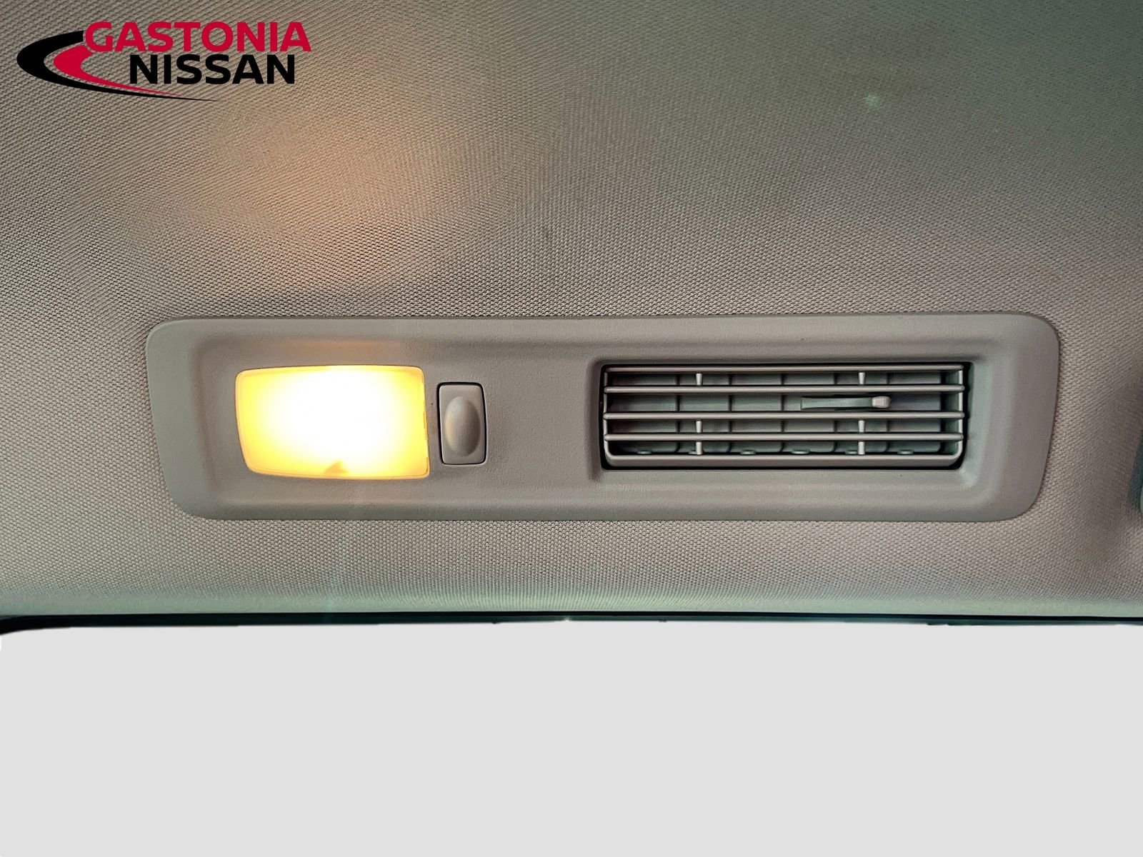 Used 2024 Nissan Pathfinder S image 33