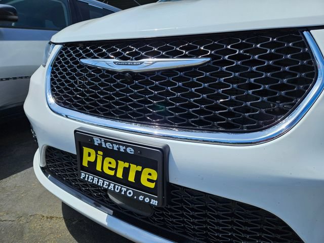 Used 2024 Chrysler Pacifica Touring-L FWD image 5