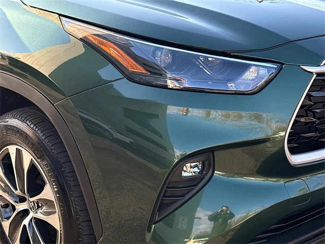 Certified 2025 Toyota Highlander XLE image 11