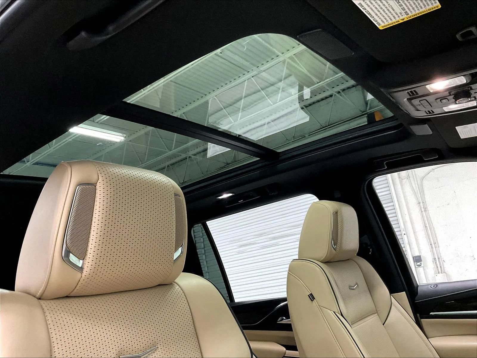 Used 2023 Cadillac Escalade ESV Premium Luxury w/ Performance Package AWD/4WD image 29