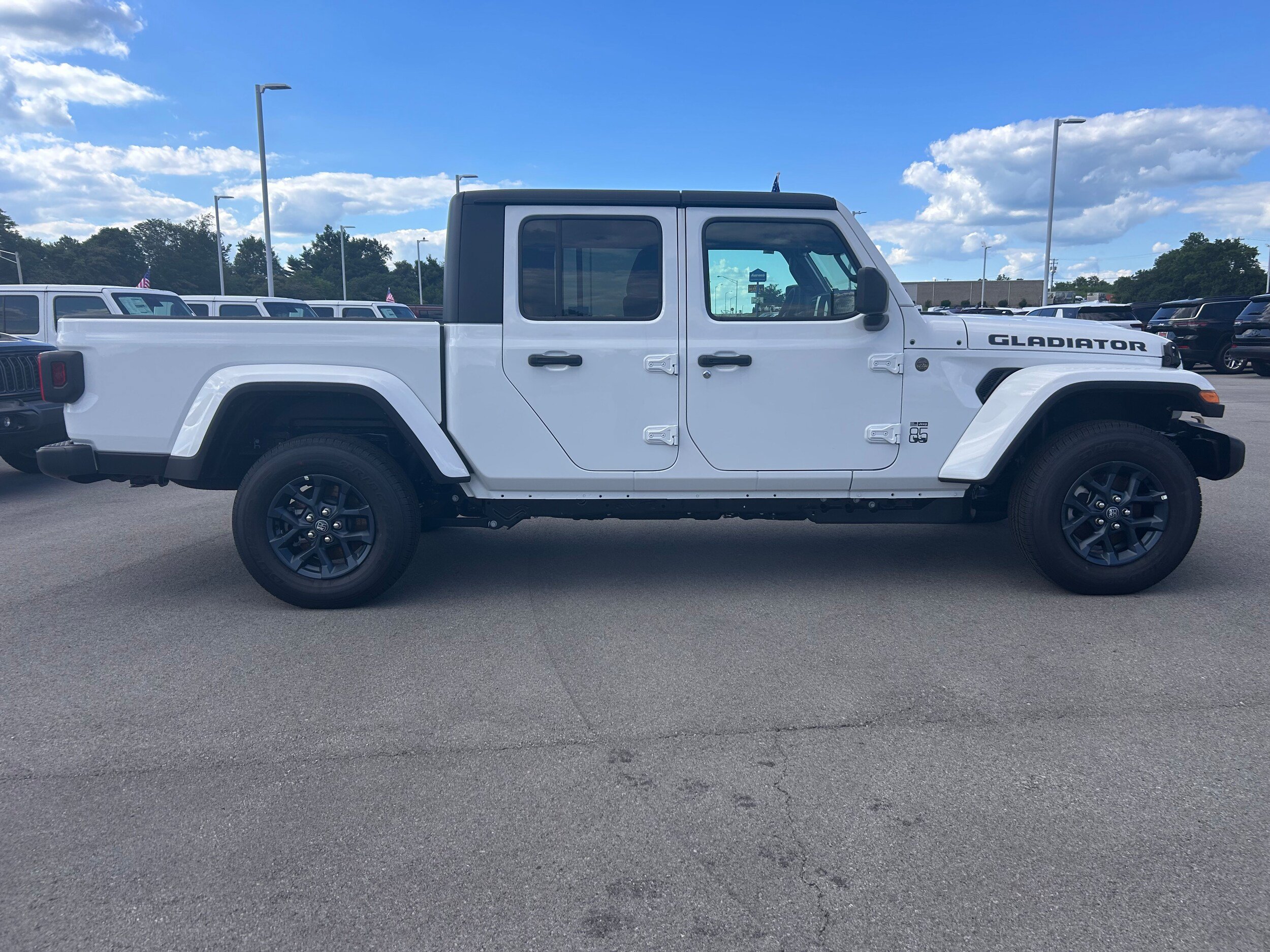 New 2026 Jeep Gladiator Sport AWD/4WD image 2