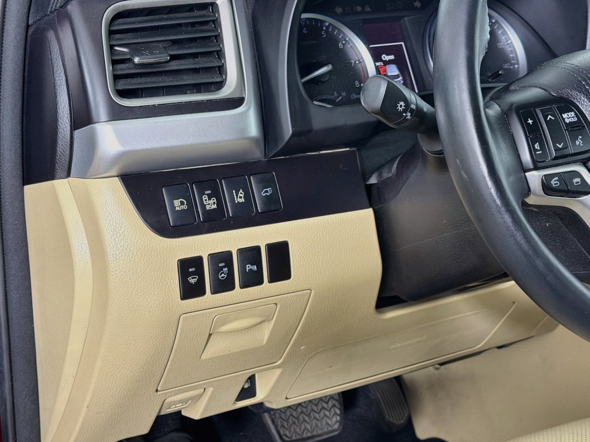 Used 2016 Toyota Highlander Limited Platinum AWD/4WD image 17