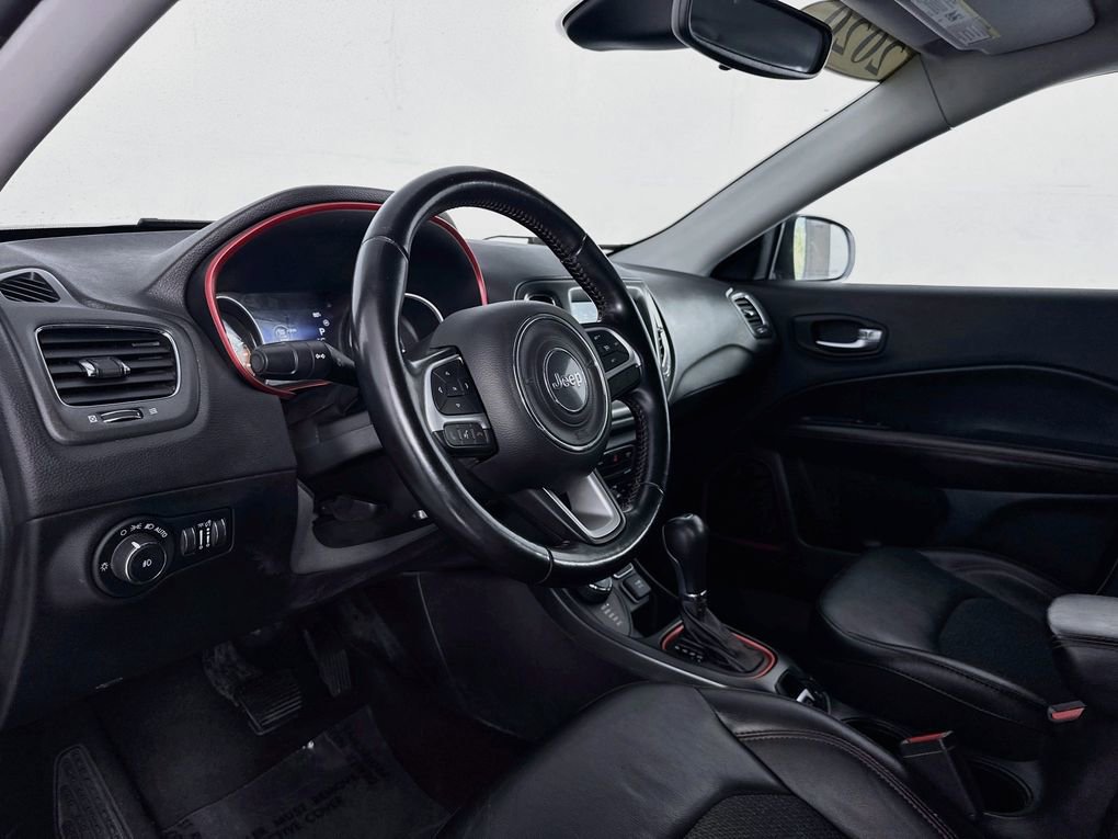 Used 2020 Jeep Compass Trailhawk AWD/4WD image 14