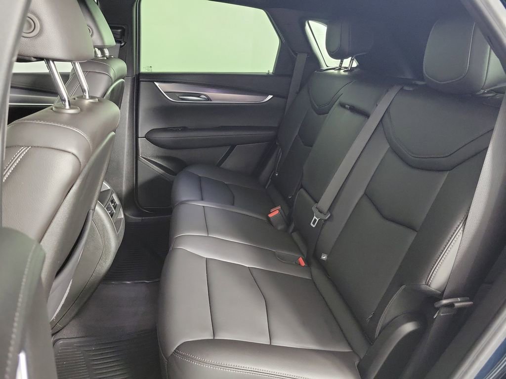 Certified 2024 Cadillac XT5 Luxury FWD image 11