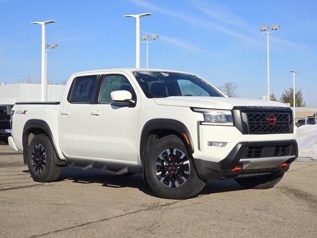 Used 2023 Nissan Frontier Pro-X w/ Tow Package image 2