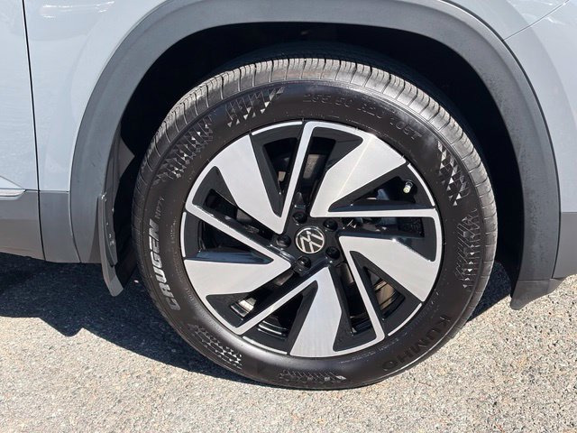 Used 2025 Volkswagen Atlas SEL AWD/4WD image 10