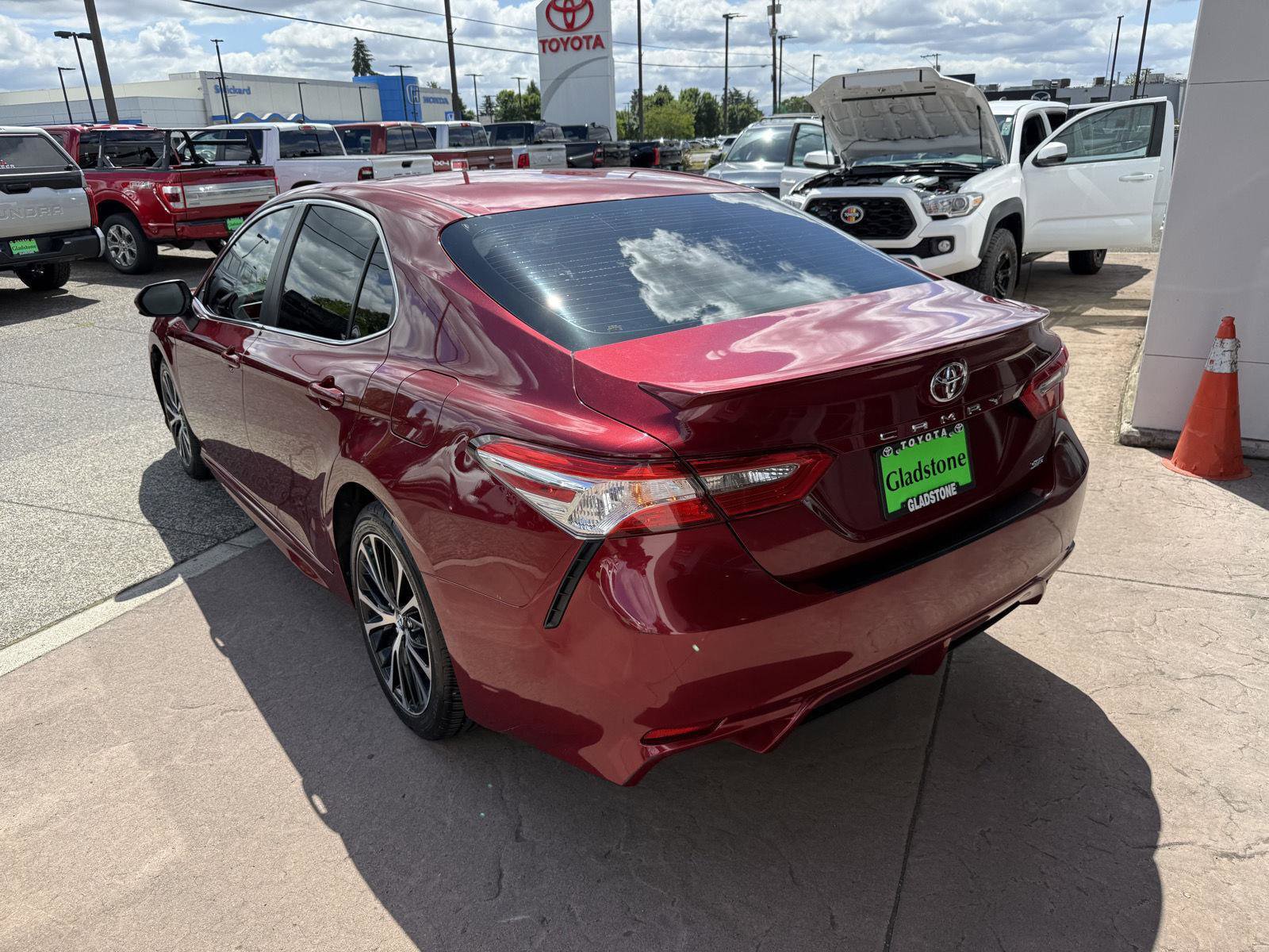 Used 2018 Toyota Camry SE w/ Protection Package (Q2) FWD image 4