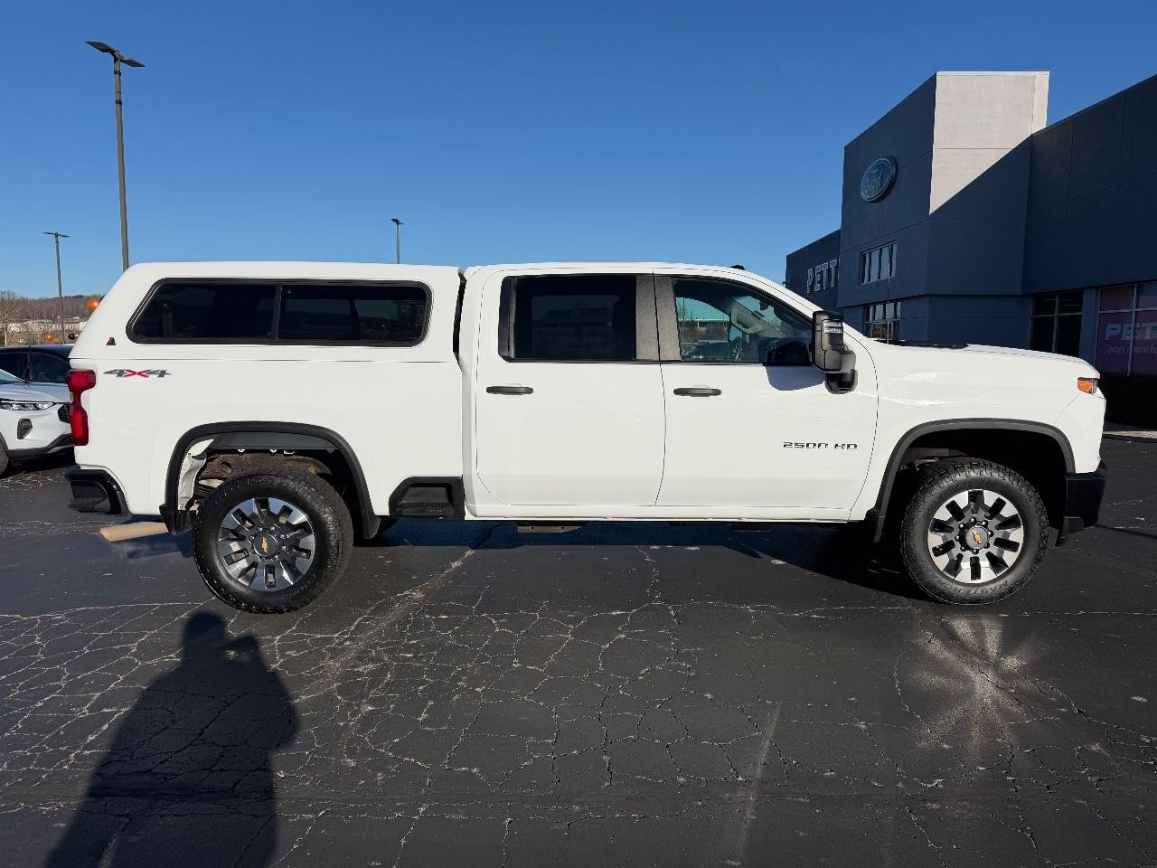 Used 2021 Chevrolet Silverado 2500 Custom w/ Custom Value Package image 2