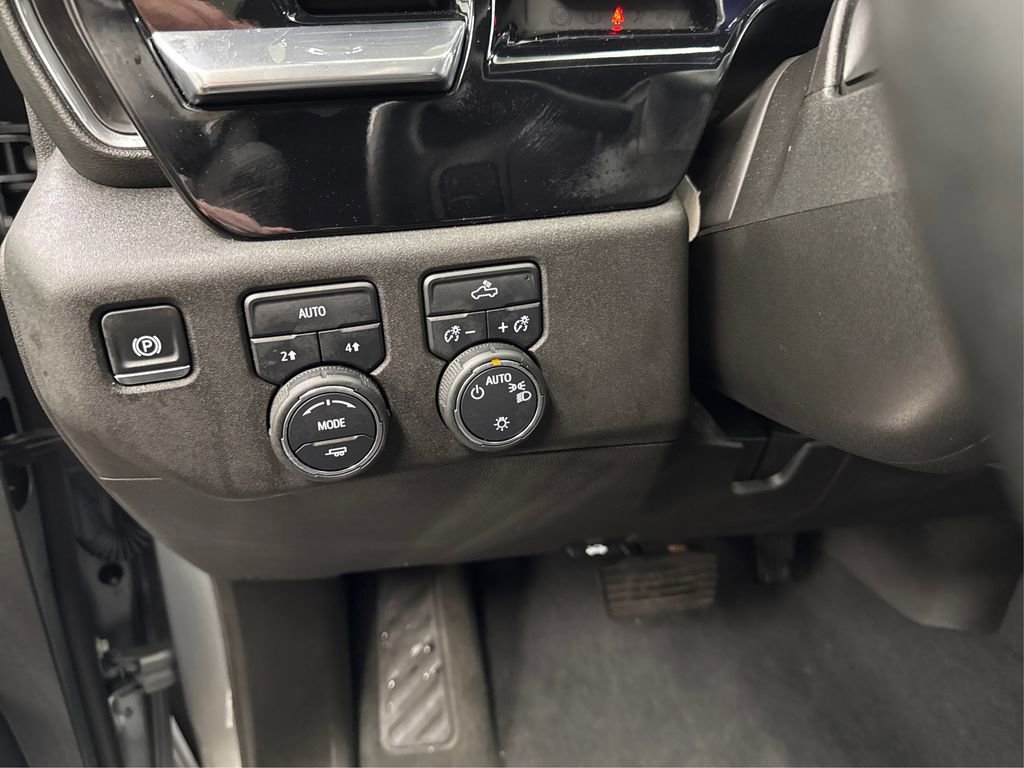 Used 2024 Chevrolet Silverado 1500 LT image 25