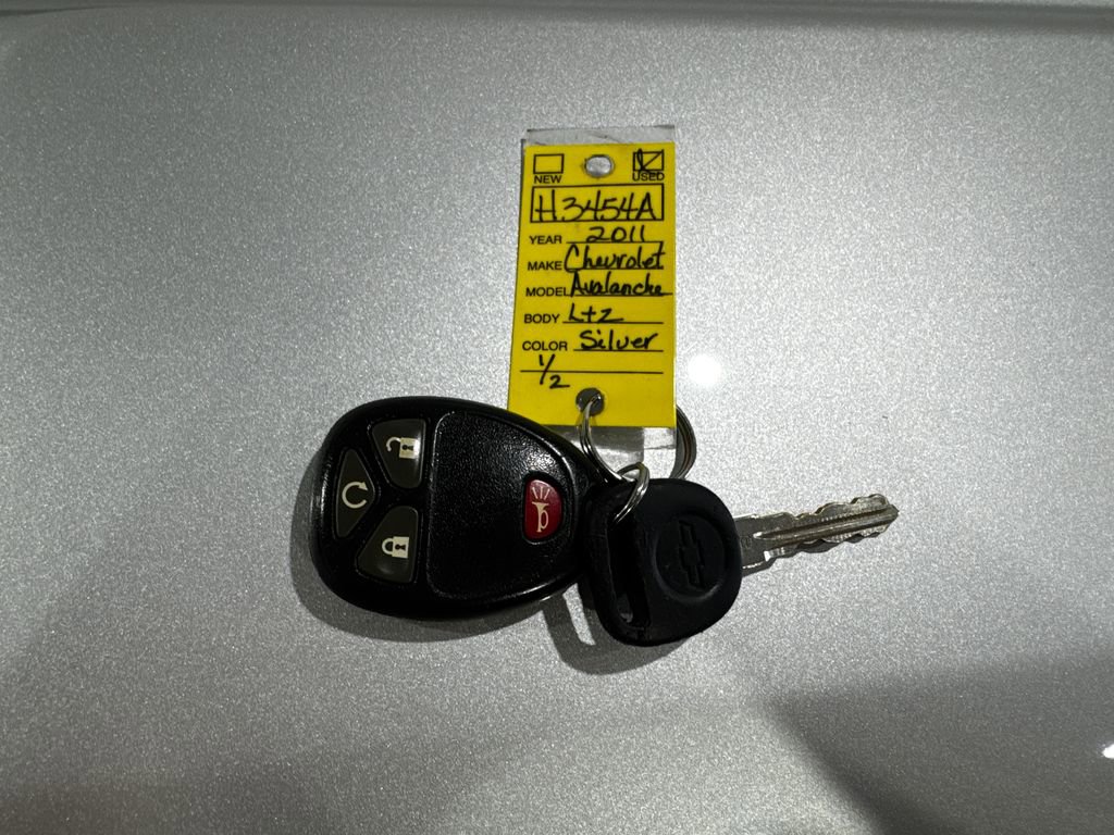 Used 2011 Chevrolet Avalanche LTZ image 43