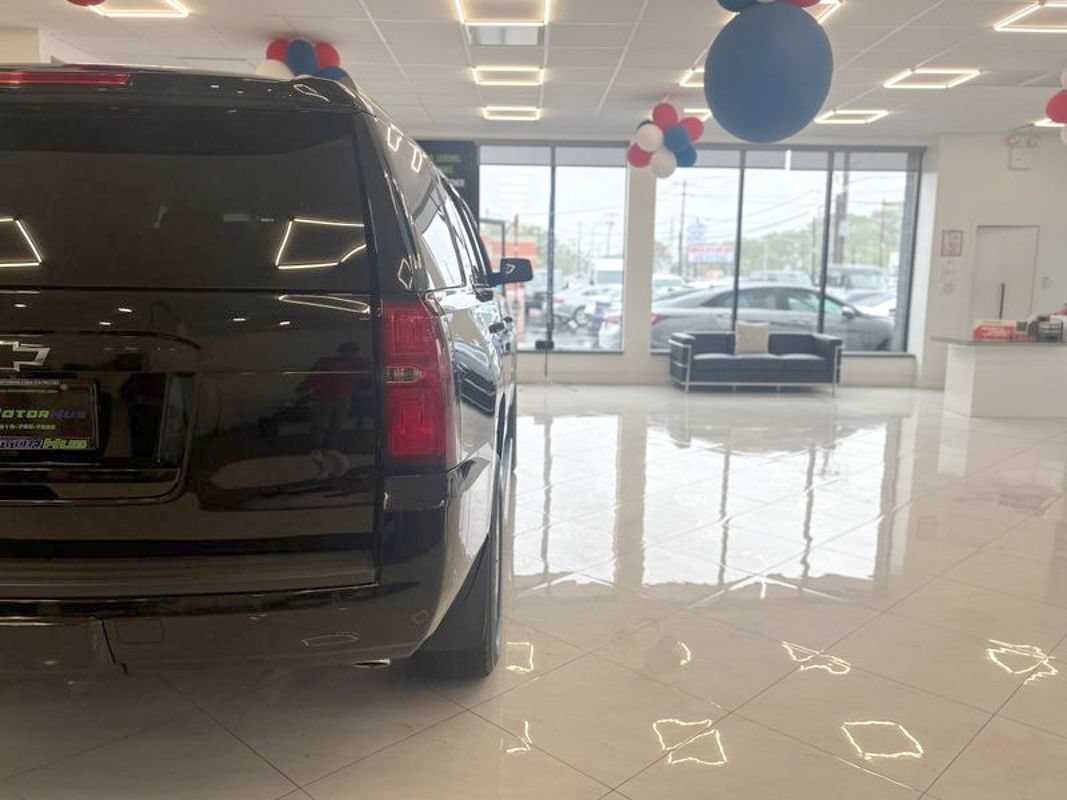 Used 2018 Chevrolet Tahoe LT w/ LT Signature Package AWD/4WD image 14
