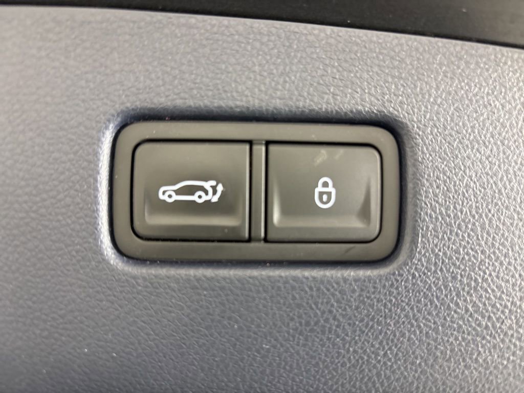 Used 2025 Genesis GV70 3.5T Sport w/ Sport Advanced Package AWD/4WD image 22