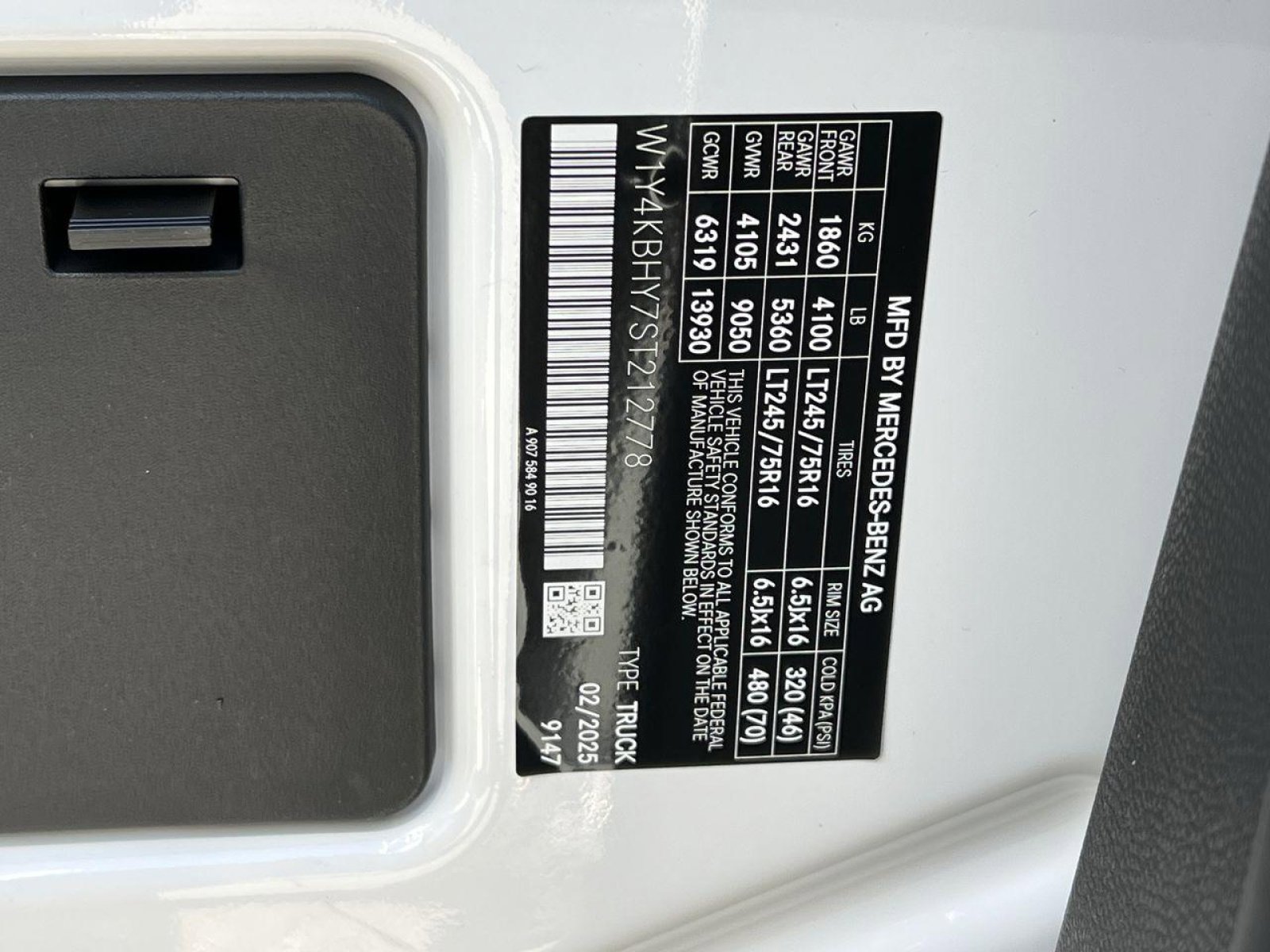 New 2025 Mercedes-Benz Sprinter 2500 image 35